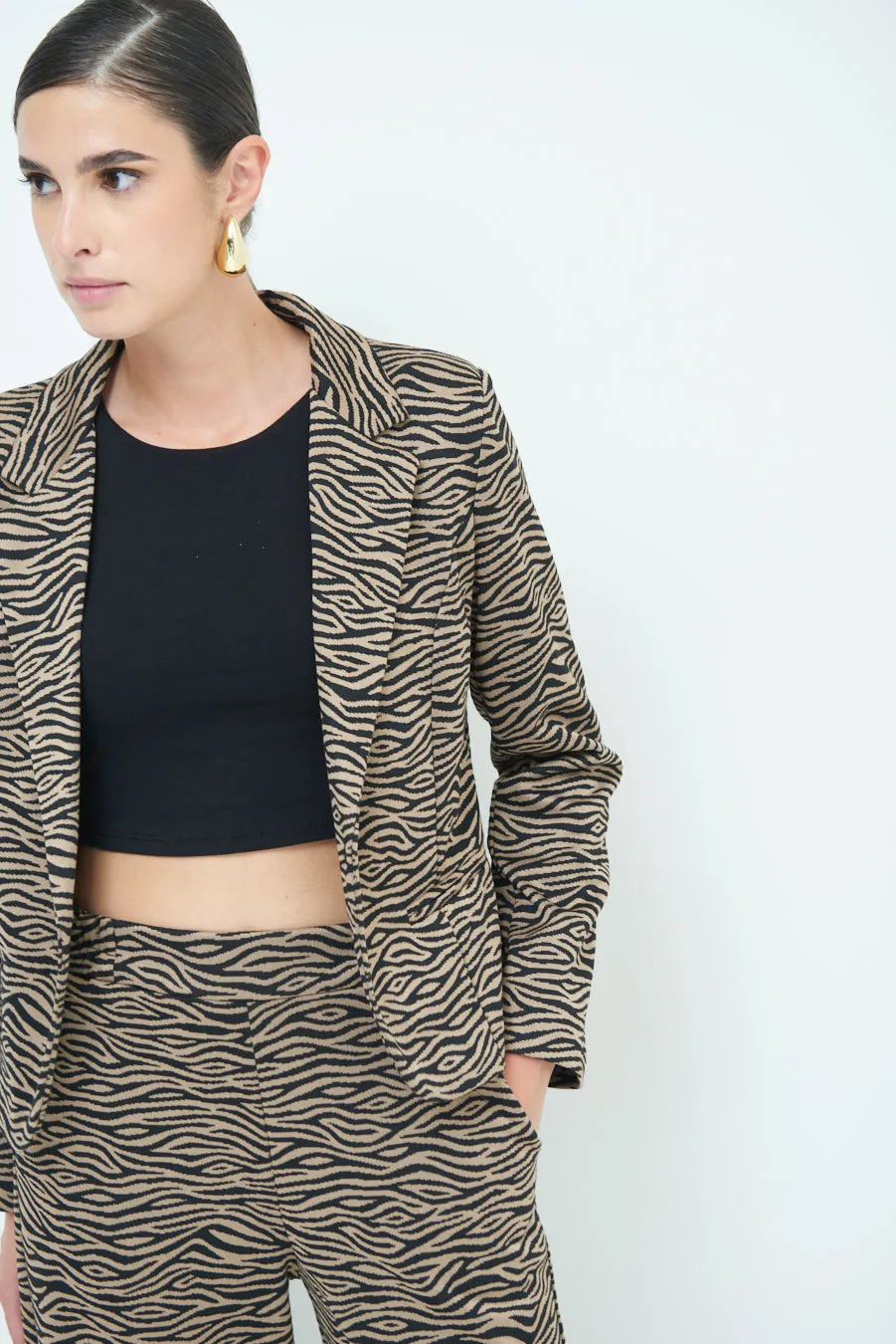 Chic fitted blazer with lapel collar wholesale
