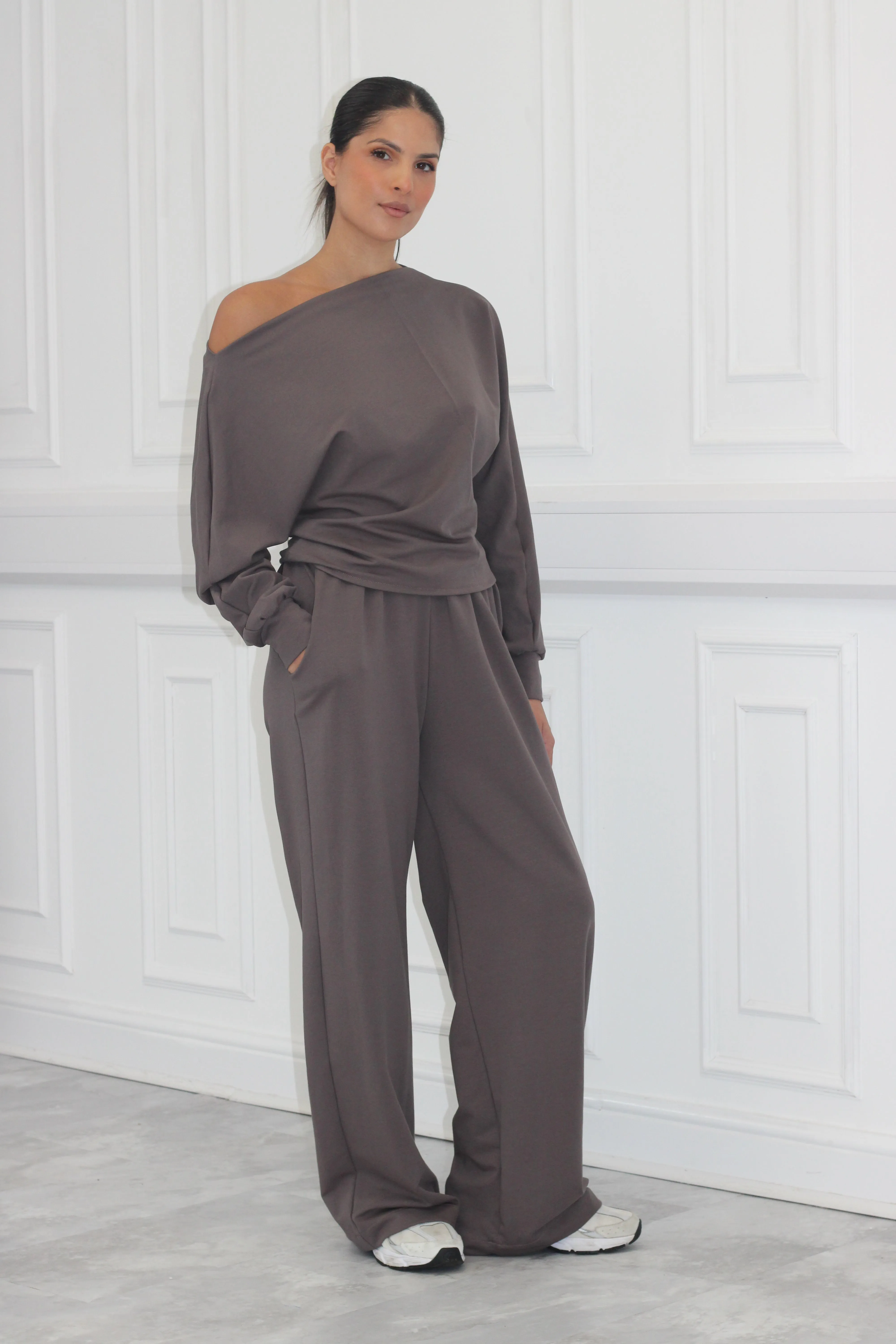 High rise medium weight Loose leg joggers