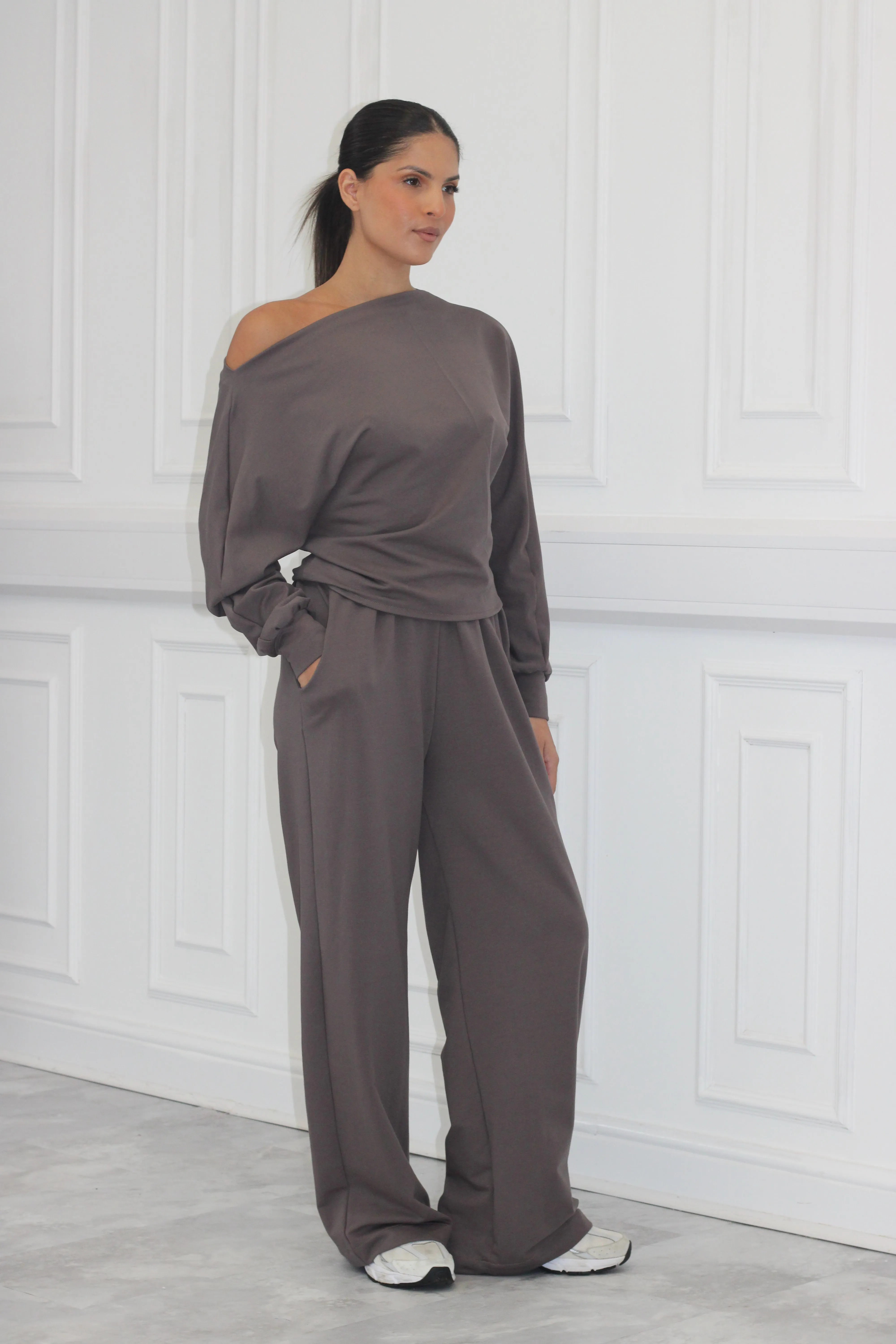 High rise medium weight Loose leg joggers