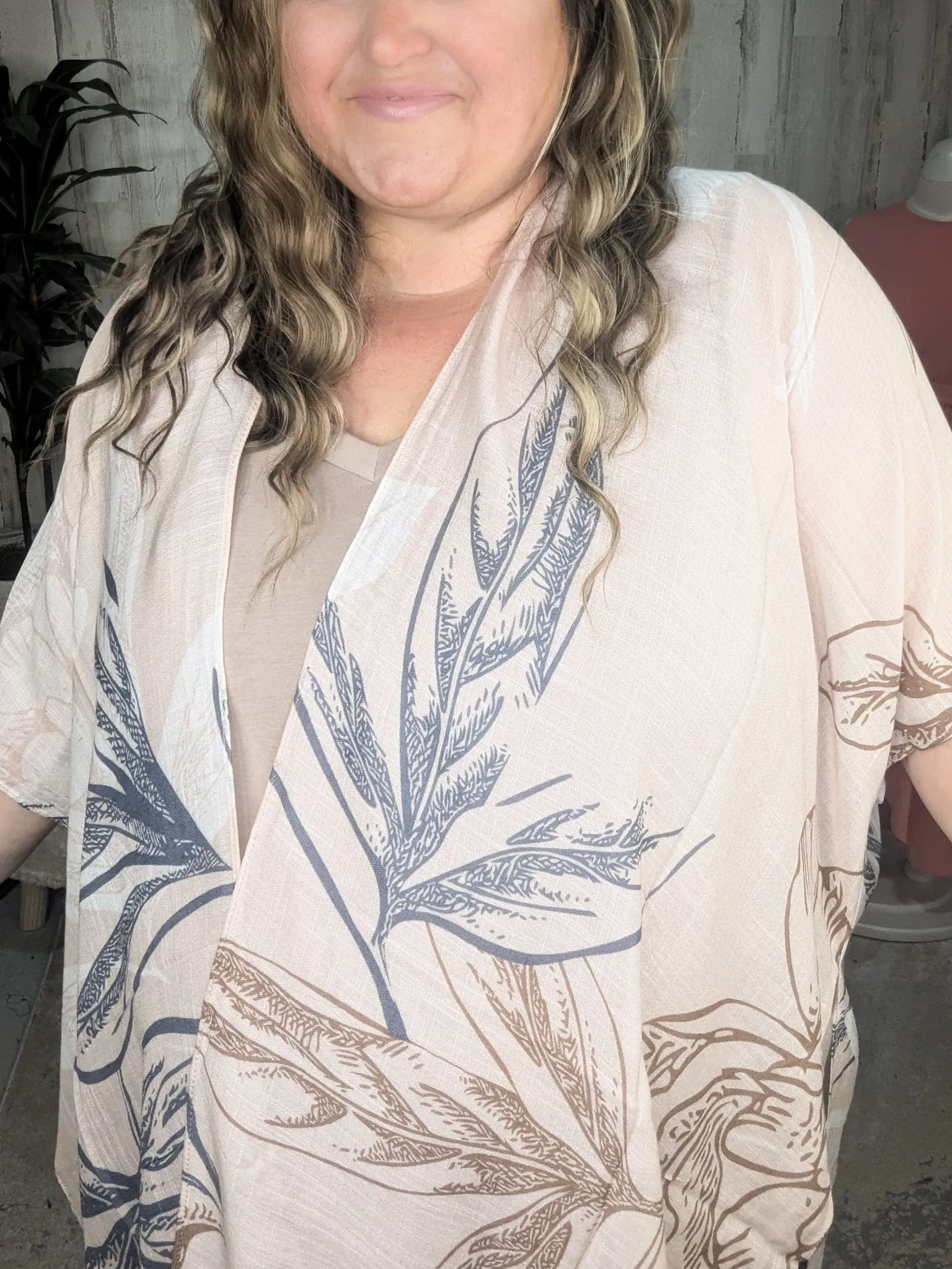 Lettie Flowy Sketched Floral Kimono in Beige   Denim Blue