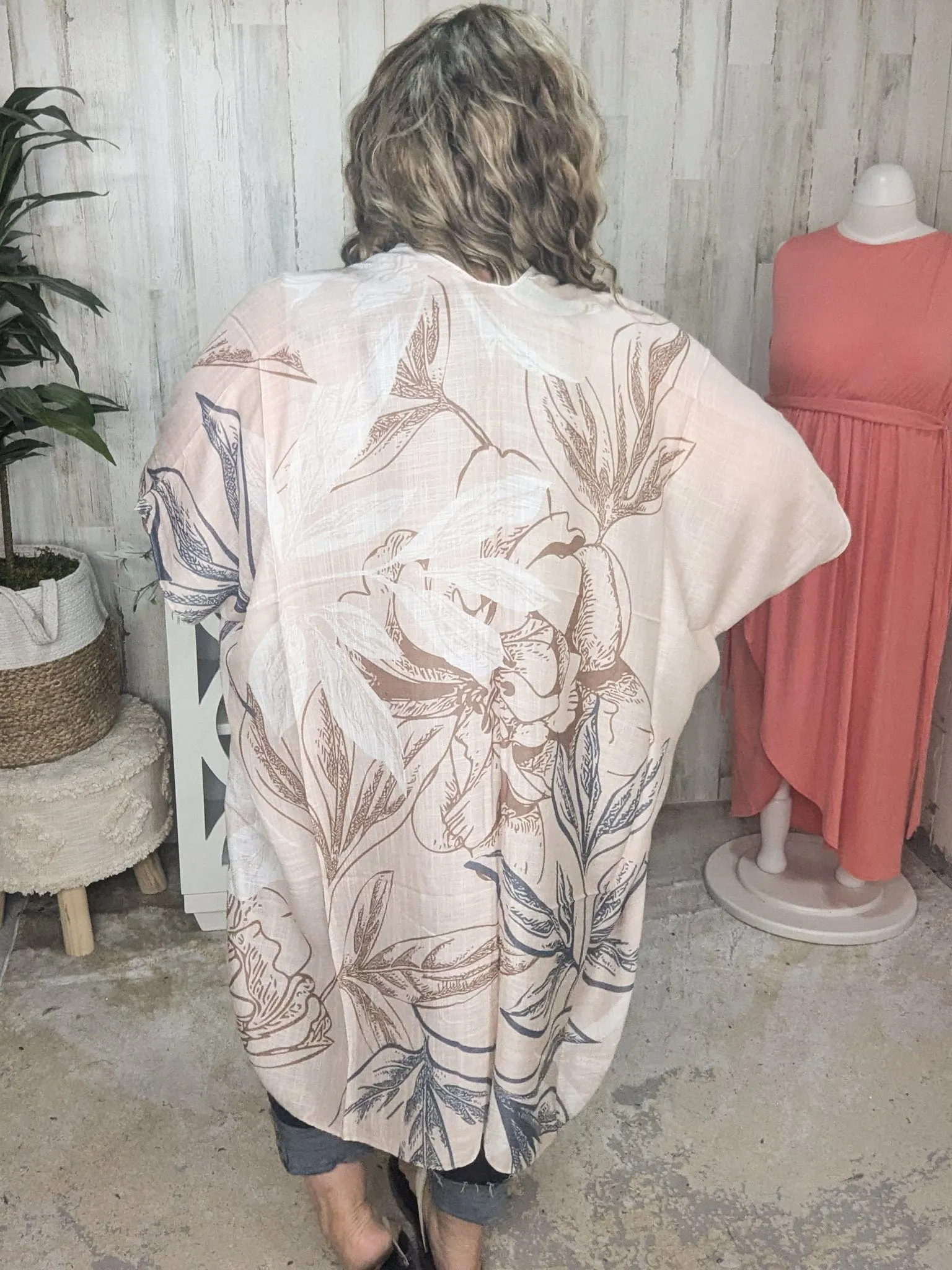 Lettie Flowy Sketched Floral Kimono in Beige   Denim Blue