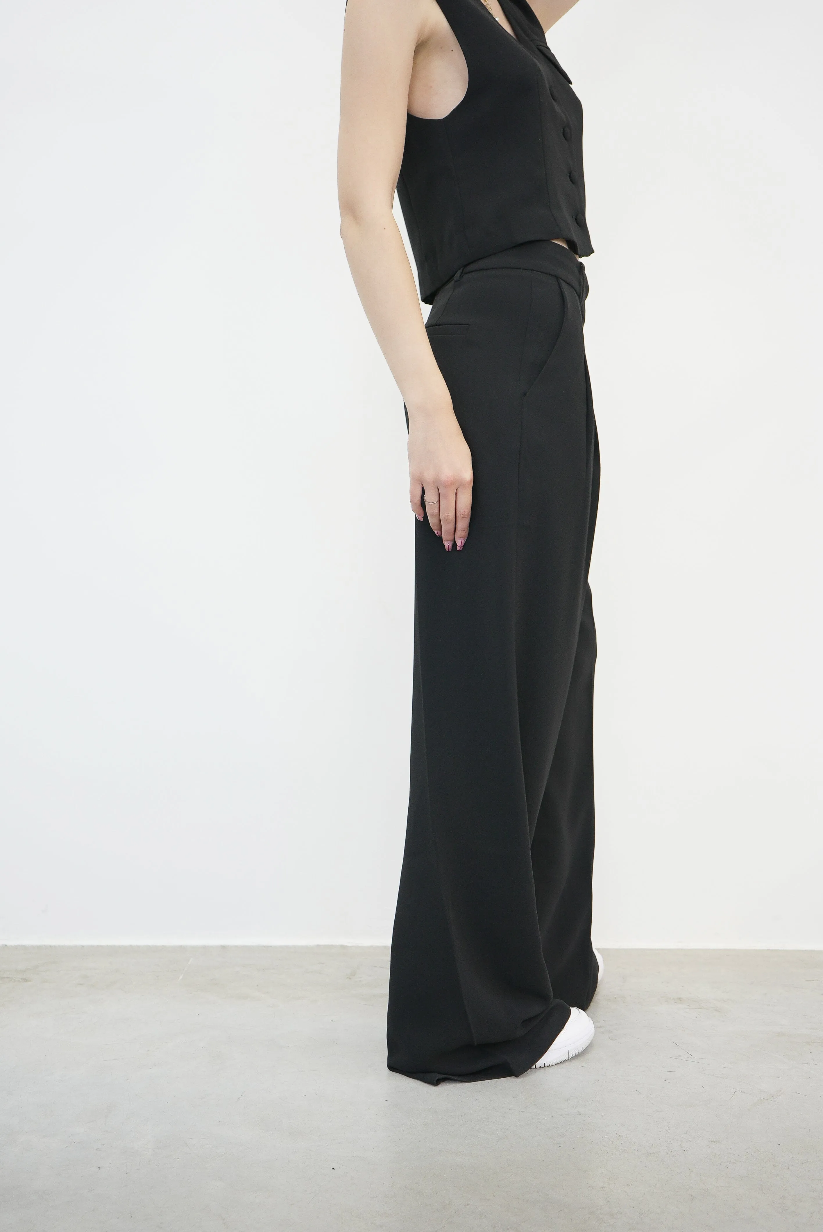 POL THE NEW TAILORED PANTS BY KURE